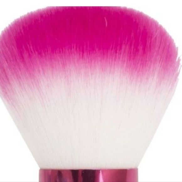 Revolution Beauty X Love Island Kabuki Brush - Picture 7 of 8